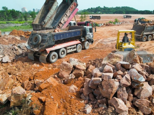 Thi công san lấp mặt bằng