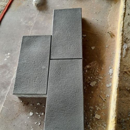 Gạch bê tông giả đá lát vỉa hè 15x30x5cm