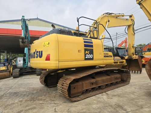 Cho thuê máy đào bánh xích komatsu 200-6